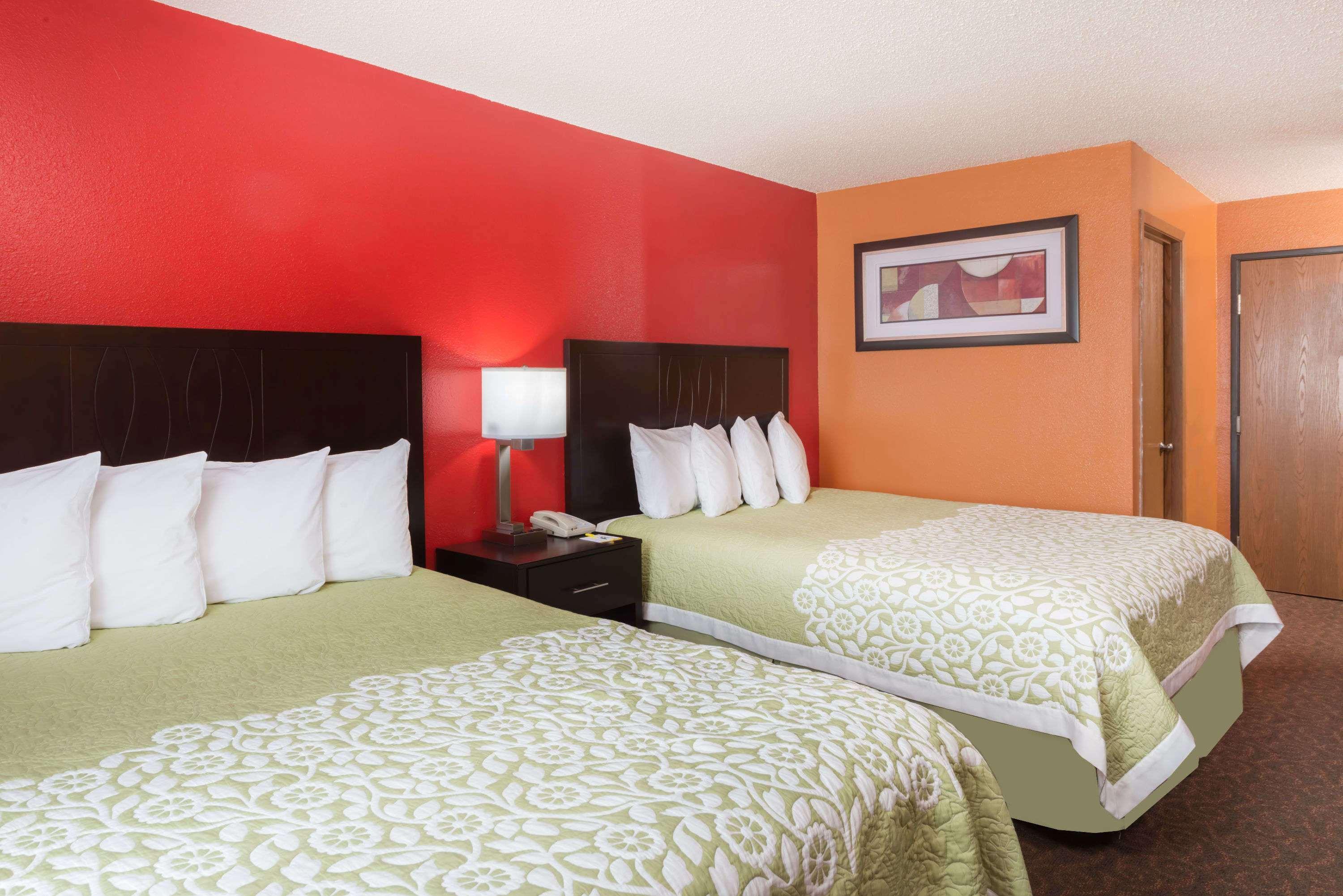 Days Inn By Wyndham Mexico Exterior photo