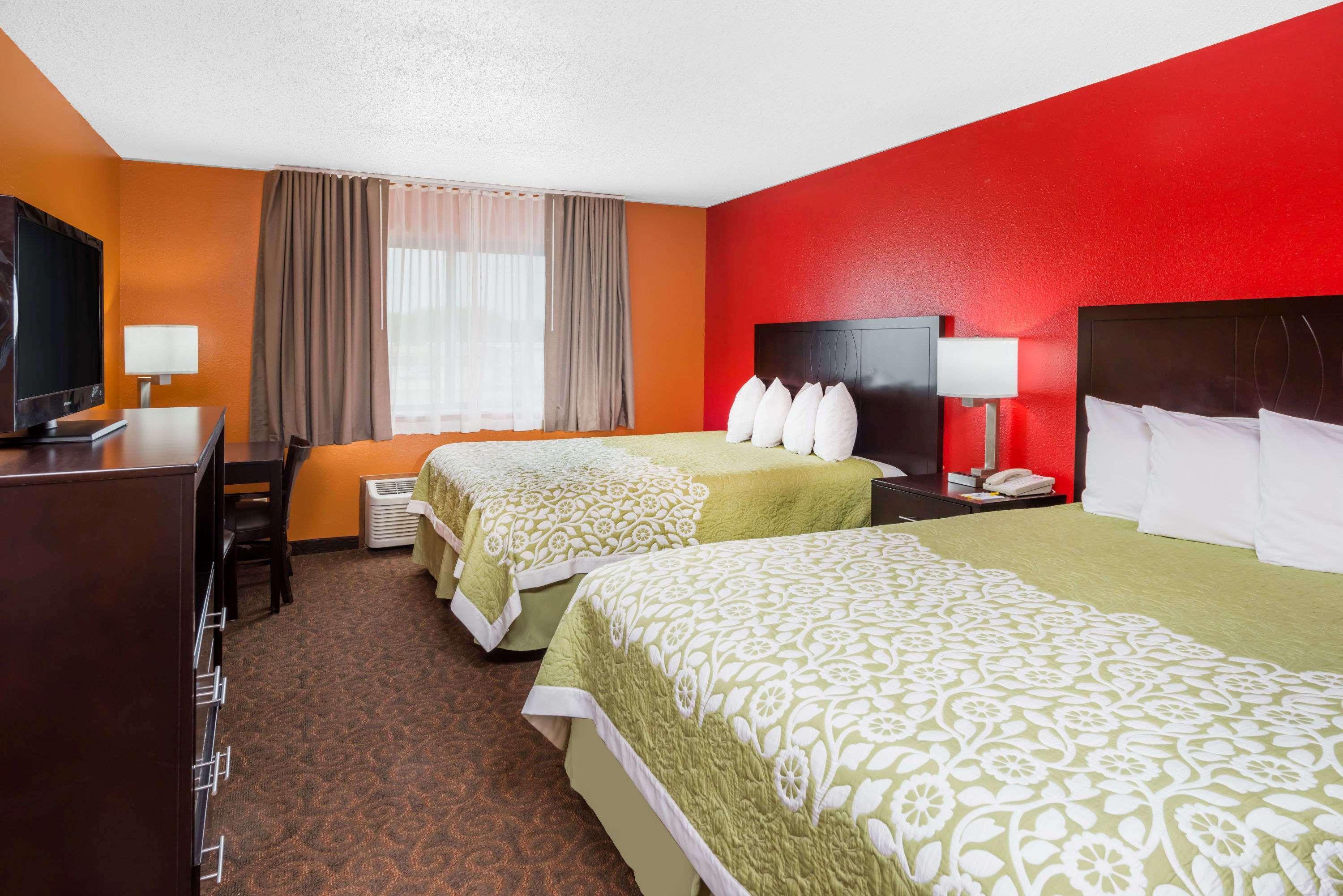 Days Inn By Wyndham Mexico Exterior photo